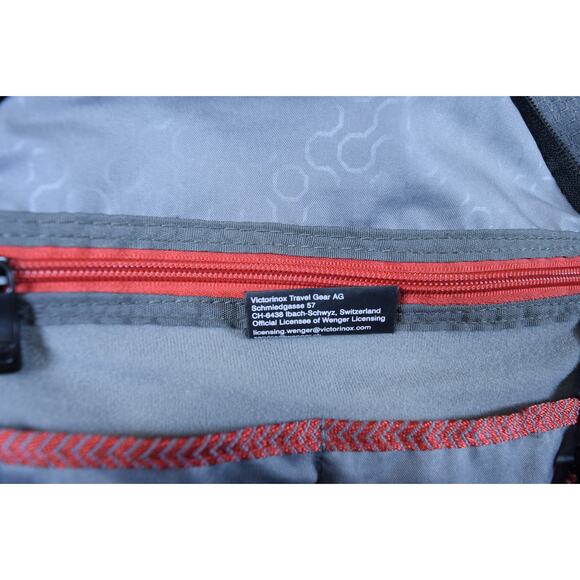 Swiss Gear 18"  Lumin Black/Grey Backpack Laptop Case Hiker Shock Tec Tiny Flaw - Picture 14 of 15